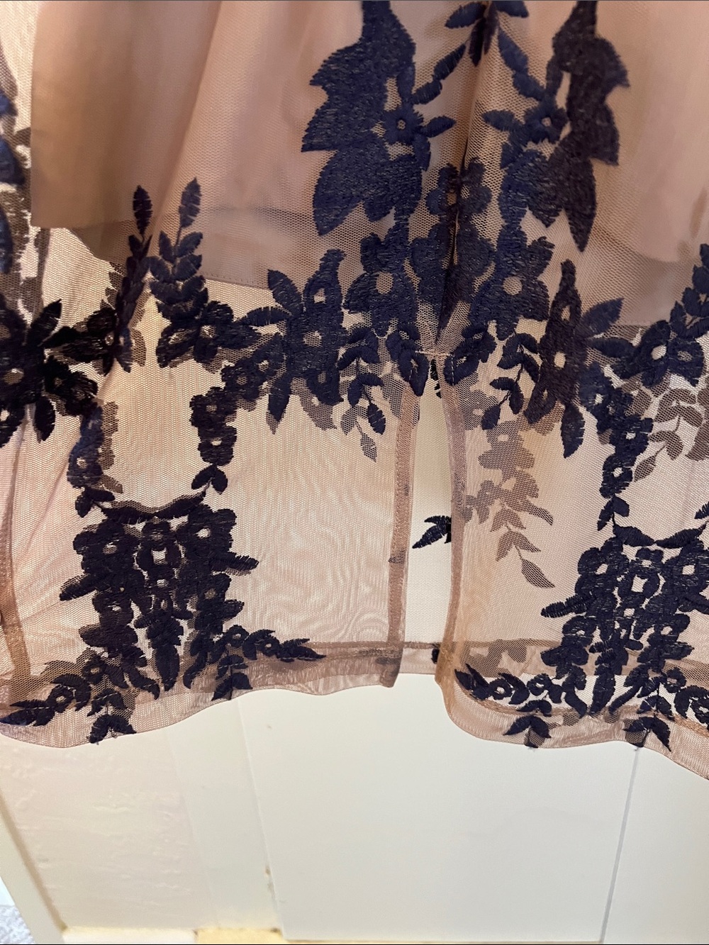 Bardot Sienna Floral Embroidered Sheath Dress Size 8 - Picture 6 of 9